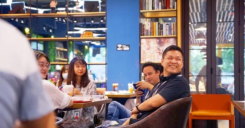 云里物里順利召開8月份優(yōu)秀員工&優(yōu)秀新人表彰大會(huì)