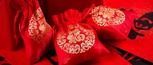 云里物里誠(chéng)邀全體員工留深過年并送上三重禮