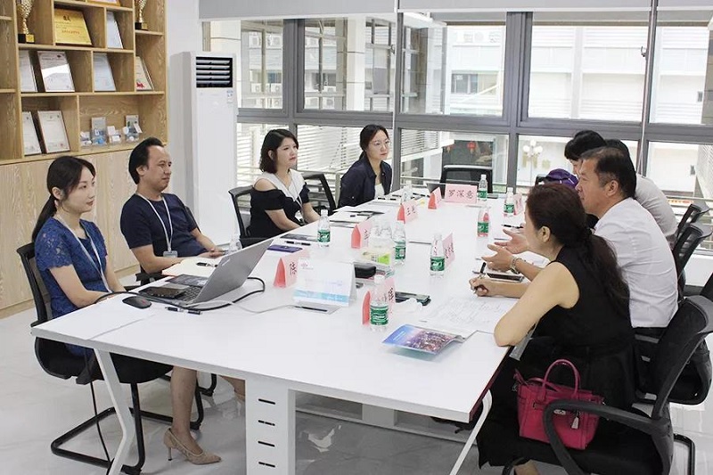 云里物里榮膺“2019年深圳市中小企業(yè)最佳雇主”的稱號